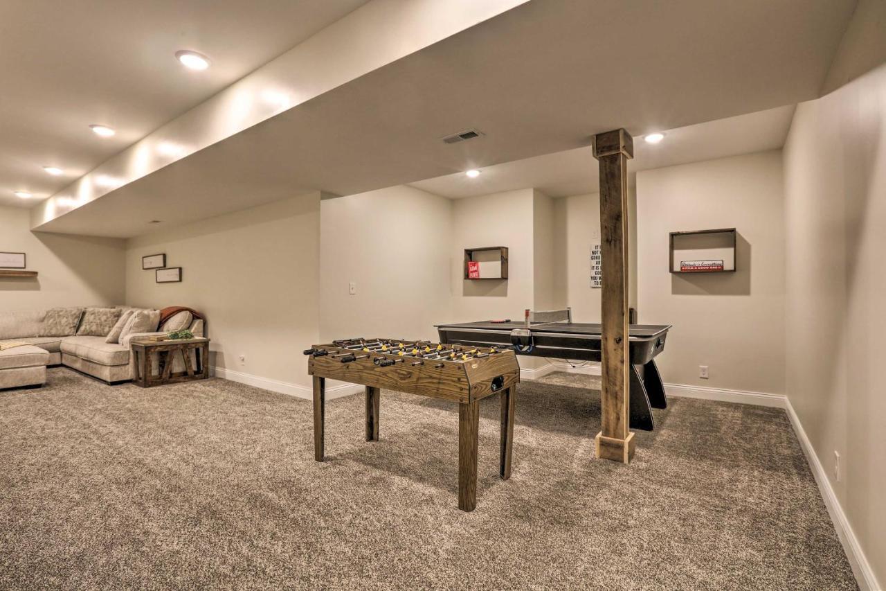 Chic Williamstown Retreat With Pool And Hot Tub! Βίλα Εξωτερικό φωτογραφία